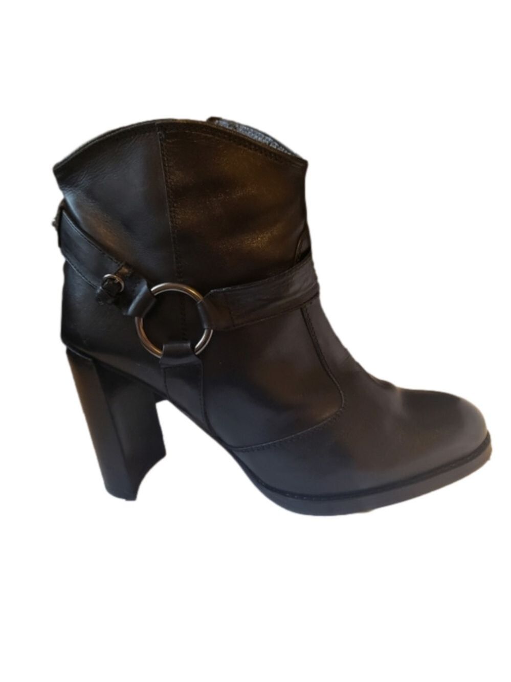 HP. Stuart Weitzman Leather Bootie